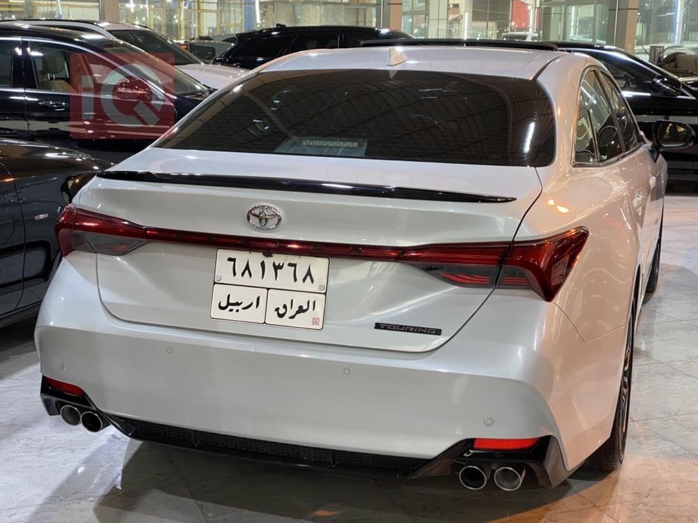 تويوتا أفالون